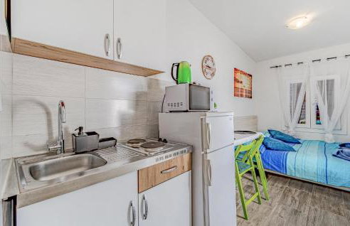 Awesome Home In Potomje With Wifi - Foto 3