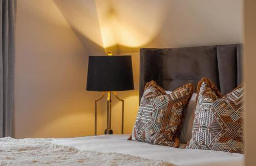 Luxury Penthouse - Castle Views - 2 Bed & Parking - By Tempstay - Photo 2