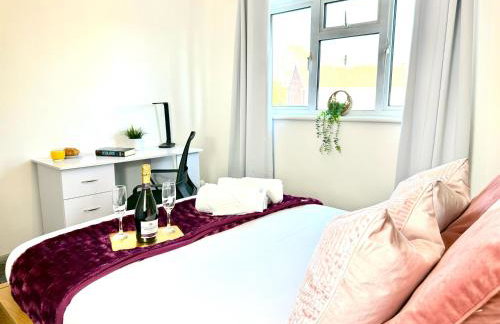 3-Bedroom spacious House, Private garden, Prime location, WiFi, Netflix - Foto 16