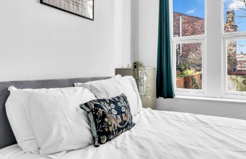Anfield House - Liverpool Retreat 7 Bedroom Home - Photo 16