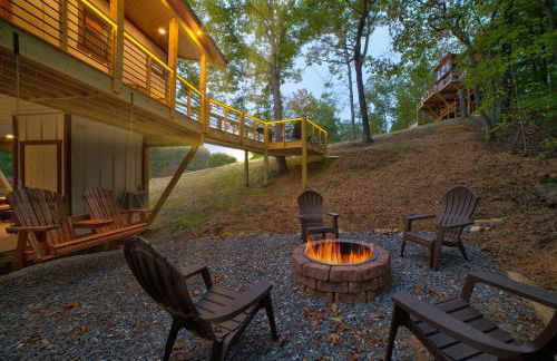 Cozy Treehouse w Hot Tub, Fire Pit, Pet Friendly, Lake Access - Photo 25