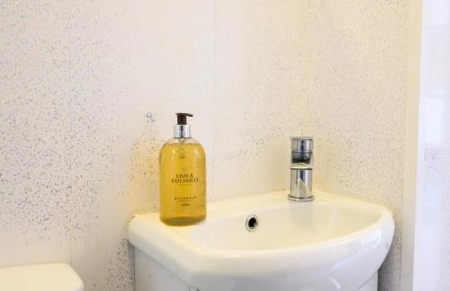 AMBER Delightful Suite Moseley Mews, Birmingham By STAE-Homes - Foto 10