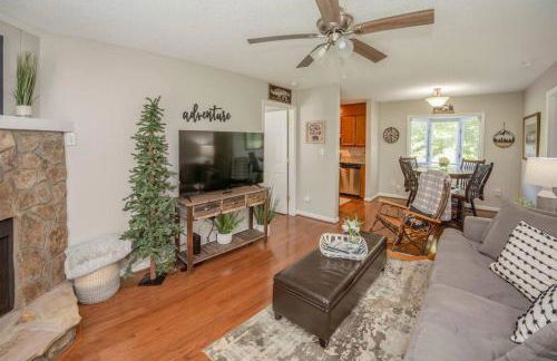 Brook Haven Condo - Downtown Blowing Rock Ground Floor Fully Stocked with 2 King Beds - Foto 3