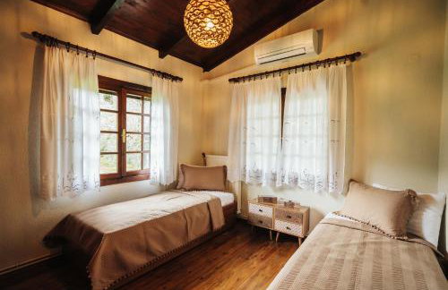 The Tree House - Photo 15