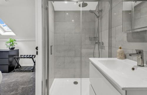 Stanley Park House Peterborough - 3 bed, 3 bathroom, parking, garden - Foto 57