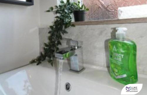 Luke Stays - Brinkburn Avenue - Foto 12