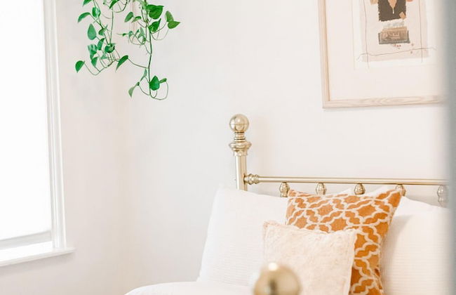 Gorgeous Bungalow With a Backyard Deck - Photo 24