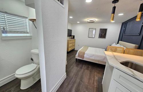 The Hideaway DT Orlando Tiny Home w Free Parking - Foto 44