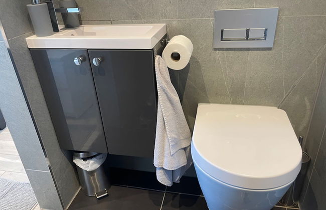 Contemporary Beachfront Bungalow With Direct Access to the Sea - Foto 25