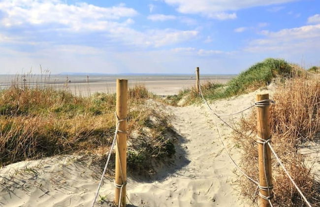 Mariners Stylish Beachside Getaway With Sea Views - Photo 44