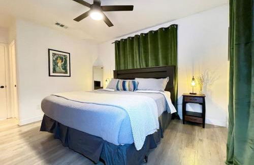 King Bed-Private Yard-Driveway Parking - Photo 26