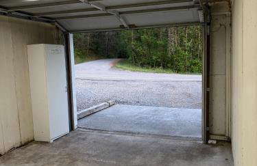 Creekside Cottage, Private, Peaceful, Cozy Escape - Photo 2