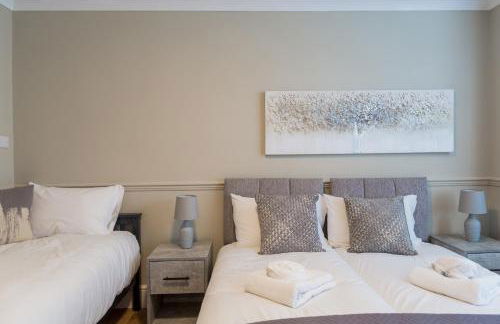 Comfortable 5-Bedroom House in Cheltenham - Foto 14