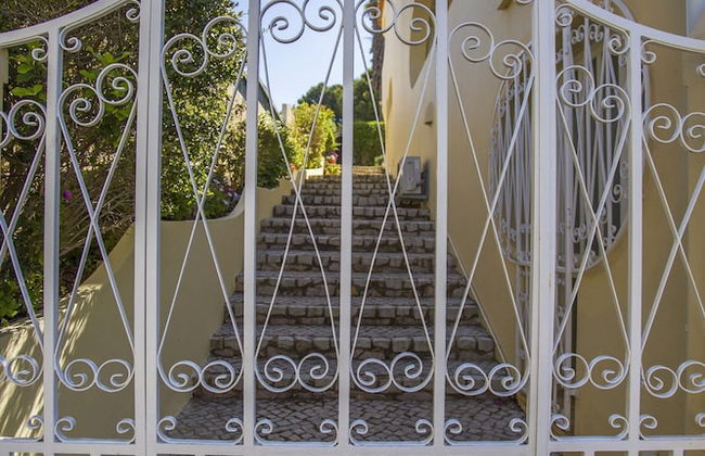 Silver Beautiful 4 Bedroom Vila Just Steps TO TH - Foto 12