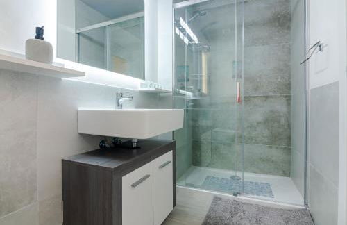 Apt w Beach/Mountain Views, Pool and Parking - Photo 8