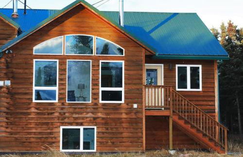 3 Bedroom Home with Amazing Views 11 mi from Denali - Photo 8