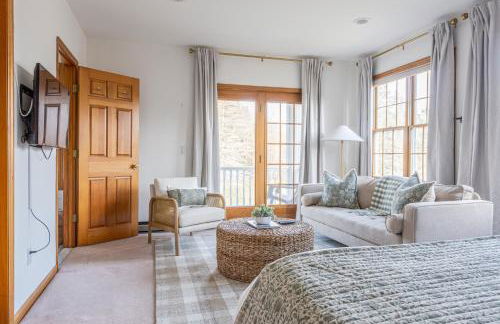 8BR Luxury Maplewood Manor, Hot Tub & Fire Pit - Foto 48