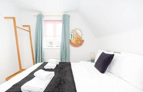 5 Bed Family Home- Free Parking - Foto 44