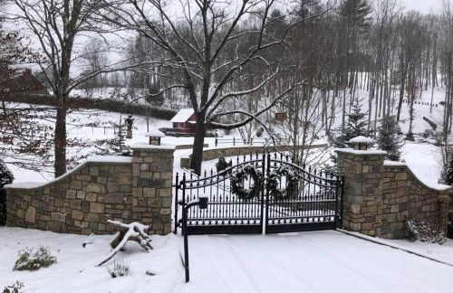 LUXURY!! Hot Tub, Pool Table, River & Petting zoo? - Foto 4