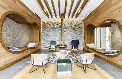 Urban 2BR Oasis with Scenic Rooftop and Gym - Foto 38