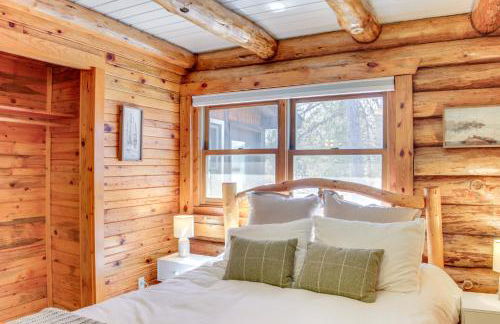 Lakefront Park Rapids Cabin with Decks and Boat Dock! - Foto 16