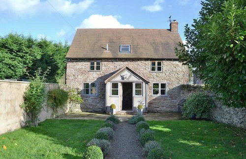 Hampton Wafre Cottage - Photo 1