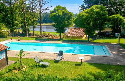 Bungalow charmant à Rochechouart avec vue sur lac - Foto 2