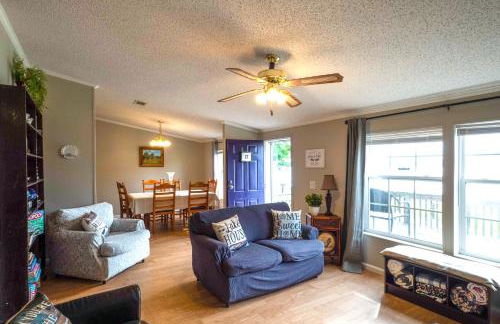 Lakefront Many Vacation Home with Deck and Views - Foto 5