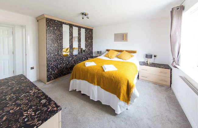 5 Bed Detached House - Sleeps 14 - Photo 47