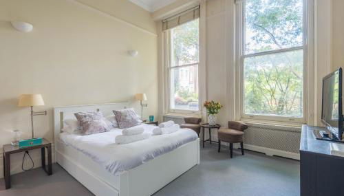 A Grand Passion - Photo 4