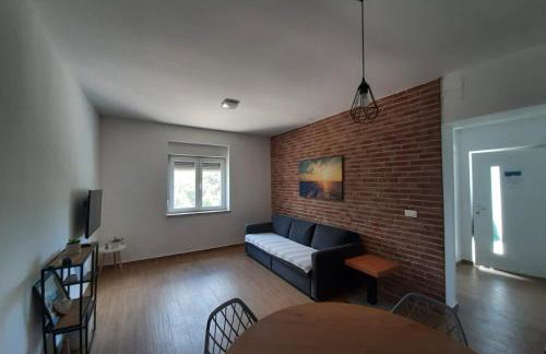 Vacation house with private pool and yard - Photo 21