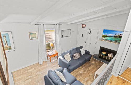 Beachy Getaway - Cozy and Secluded Lodge Home - Foto 21