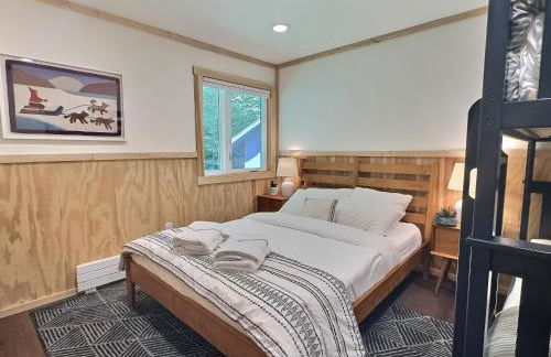 Alpine Chalet Grill, Fire pit, Pool, Gym, CornHole - Photo 18