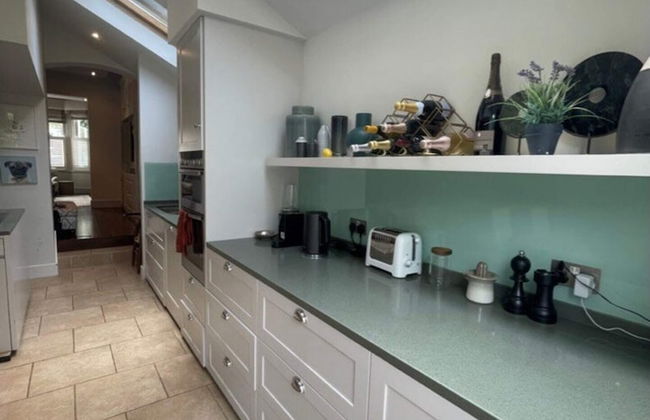 Secluded & Serene 3BD Family Home - Wandsworth! - Foto 8