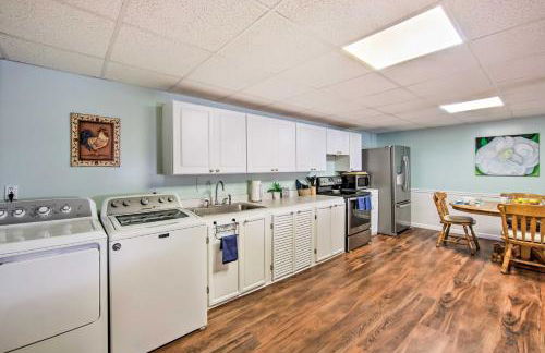 Lovely Moshannon Ground Apartment with Fire Pit - Foto 12