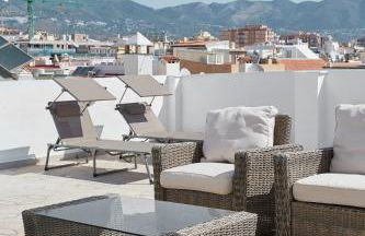 City Center Penthouse with Solarium 2 minutes from the Beach - Photo 1