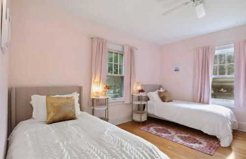 Walk to Notre Dame Harter Heights Hideaway - Foto 28