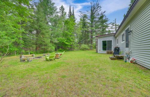 Updated Cabin with 2 Suites, Fire Pit and Forest Views - Foto 29