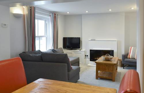 Coastguard Cottage - Photo 1