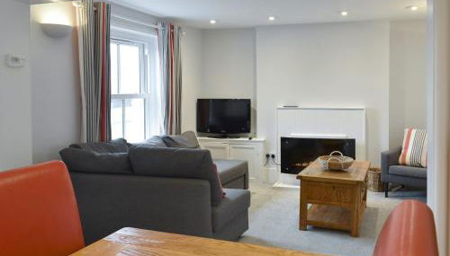 Coastguard Cottage - Photo 1