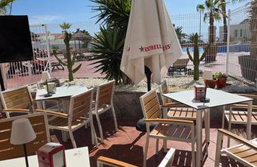 Views, international channels, A-C, pool, bar - Foto 44