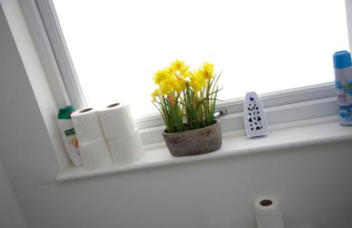 PrimeLuxe Stays - Modern 1BR Apartment with Private Garden Sleeps 4 Near ExCeL and London City Airport - Photo 30