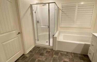 A Tranquil Haven with Elegance - Foto 35