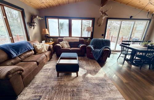 Paddler's Paradise Cabin with Direct Trail Access! - Foto 2