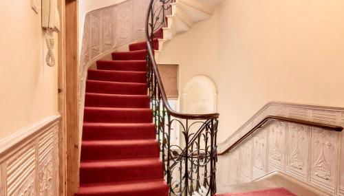 Beautiful Grade II listed apartment. - Photo 2