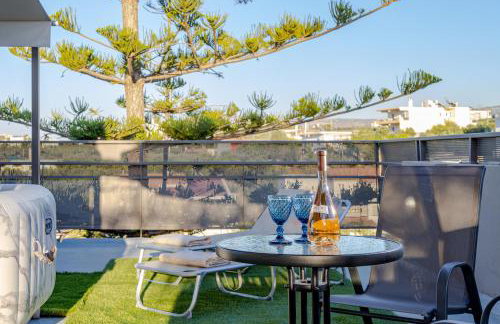 Panorama View Apt with Jacuzzi by 8essentially - Foto 19