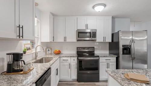 Modern and Updated 3br Home in Quiet Neighborhood - Foto 2