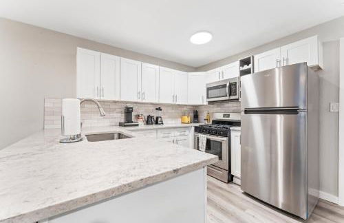 Prime West Downtown Studio and 1BR Suites w Free Parking, Washer, and Dryer - Foto 8