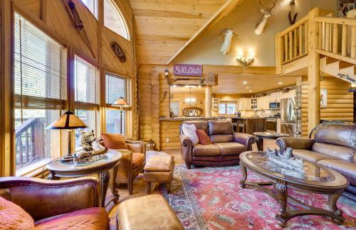 Spacious Packwood Cabin with Hot Tub - Near River - Foto 5