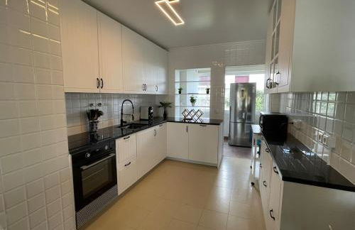 Picturesque Penthouse - Photo 28